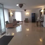 Appart hôtel Castella *
