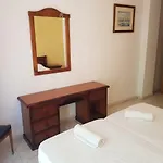 Aparthotel Castella *