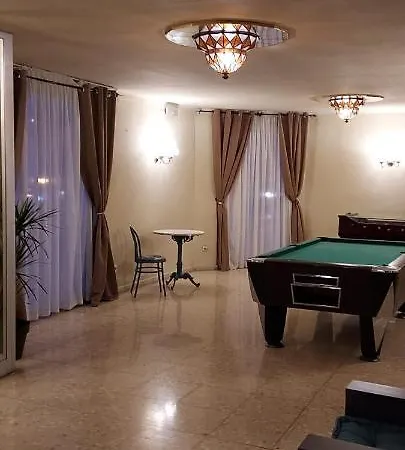 Castella 公寓式酒店 *