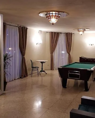 Castella Apartahotel *