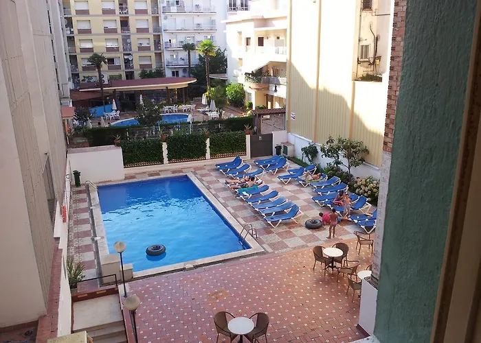 Castella Aparthotel *