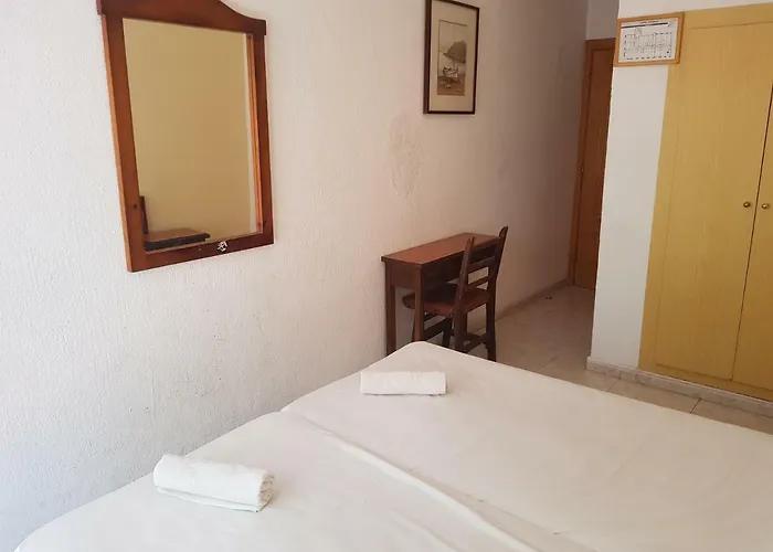 Castella Apartahotel *