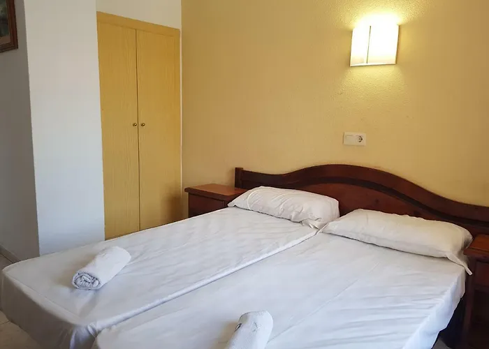 Aparthotel Castella *