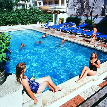 Castella Aparthotel Lloret de Mar