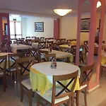 Aparthotel Castella