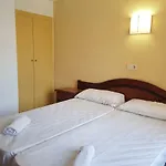 Aparthotel Castella *