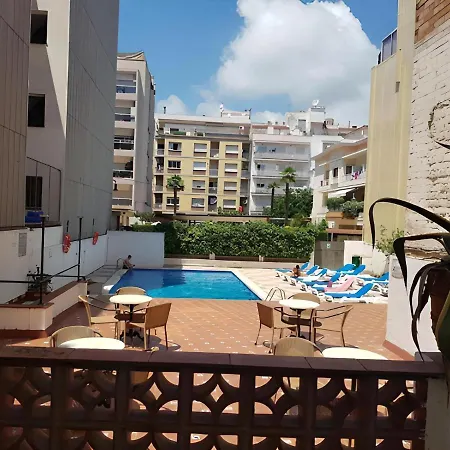 Castella Aparthotel *