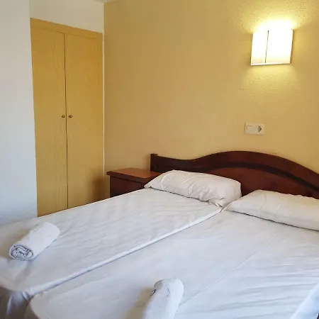 Aparthotel Castella *