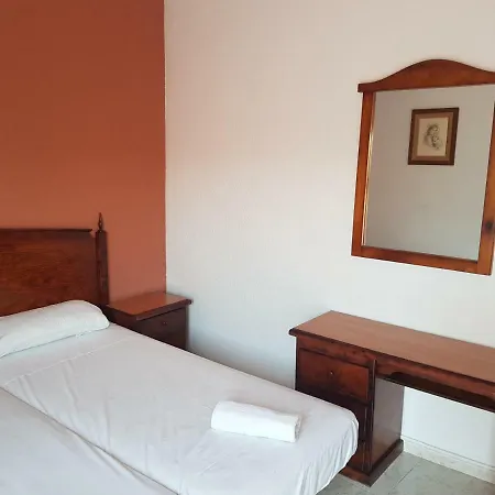 Aparthotel Castella *