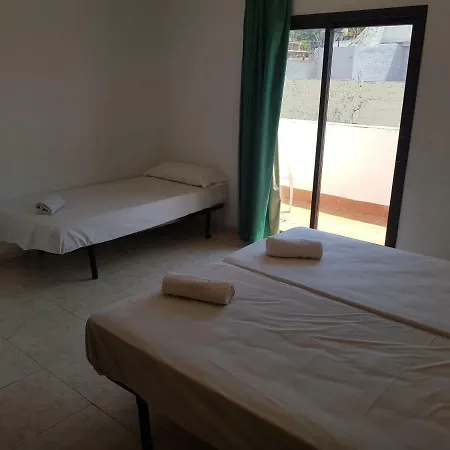 Aparthotel Castella *